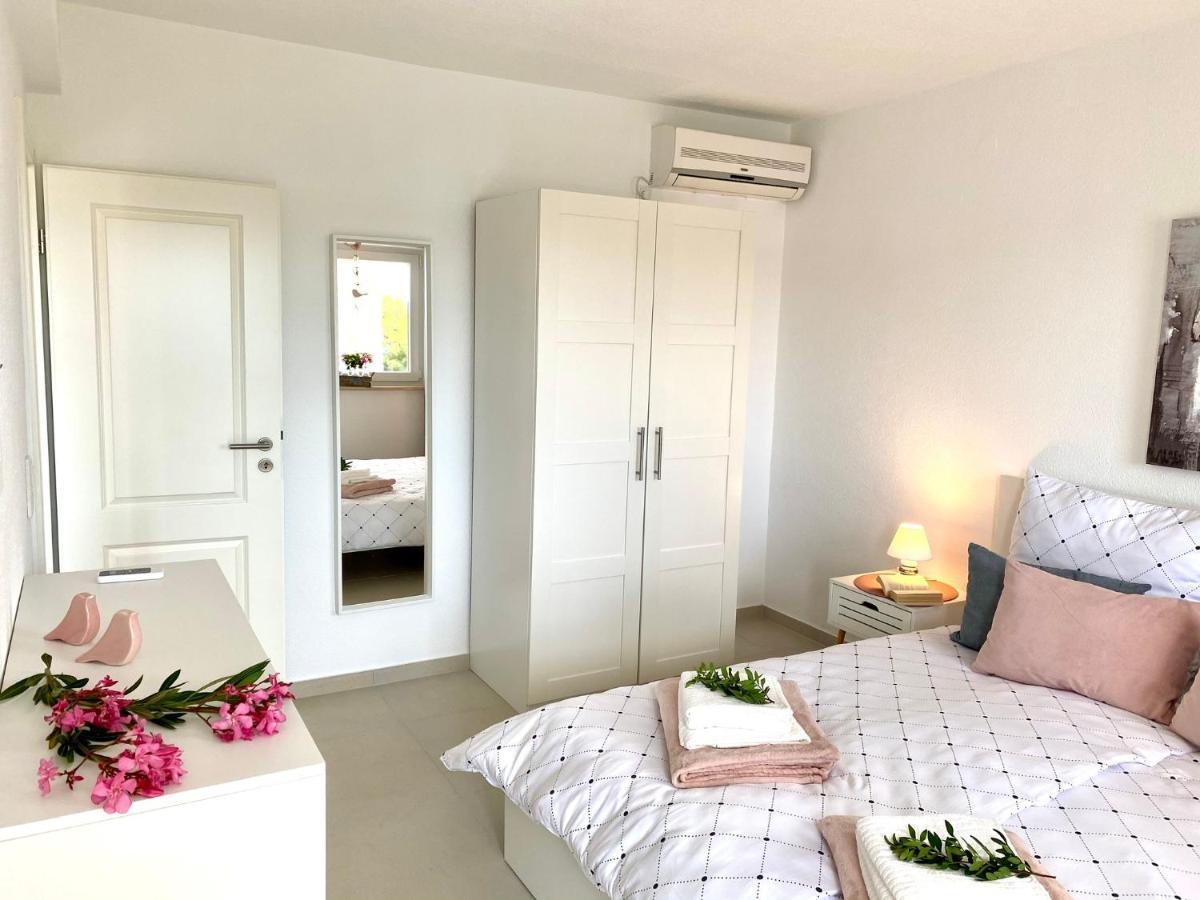 Villa Maluma โรกอซนิซา ภายนอก รูปภาพ